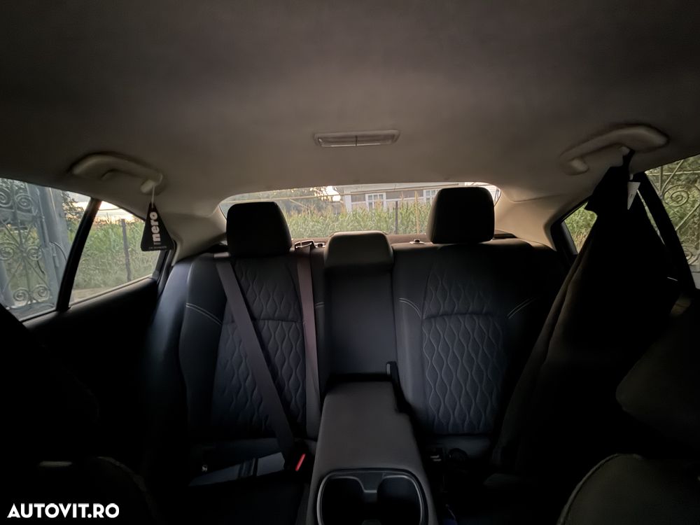 Toyota Corolla 1.6 CVT Dynamic Plus - 17