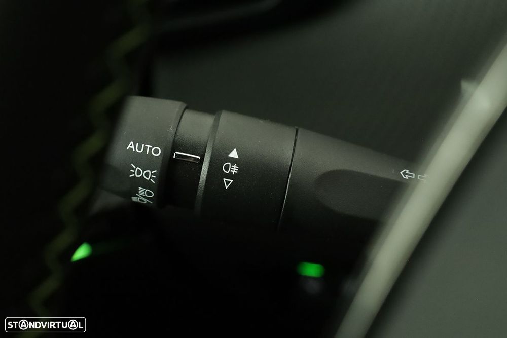 Peugeot e-2008 50 kWh GT - 19