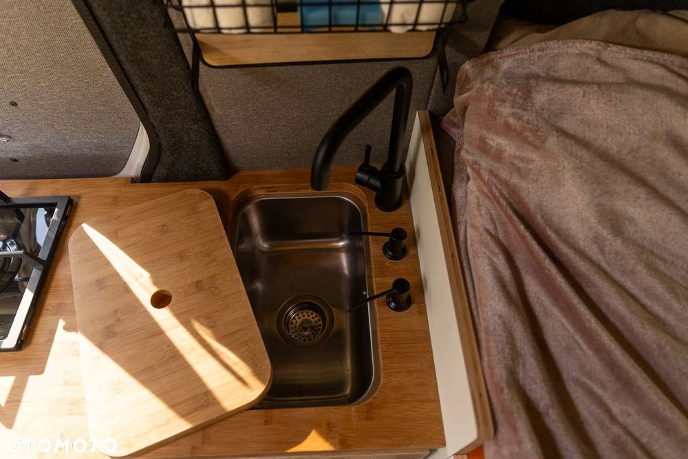 Volkswagen Crafter 4x4 kampervan - Vanway Campervans - 8