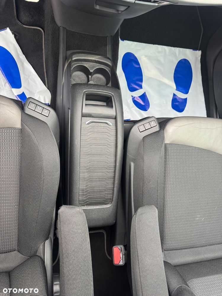 Citroën C4 Picasso 1.2 PureTech Shine S&S EAT6 - 31