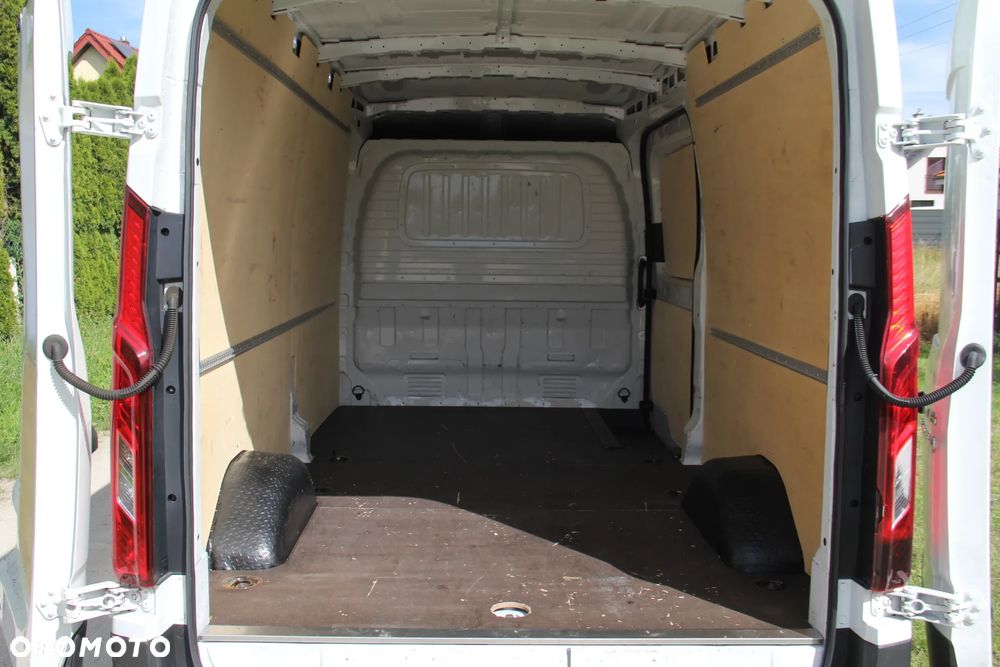 Maxus DELIVER 9 - 12