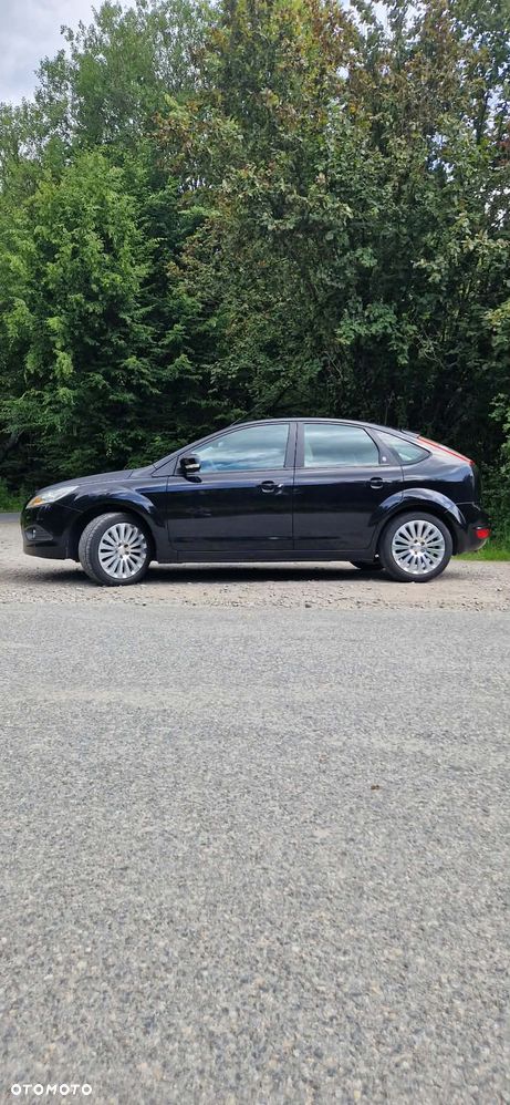 Ford Focus 2.0 Ghia - 11