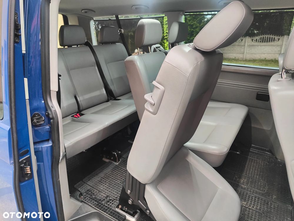 Volkswagen Caravelle - 17