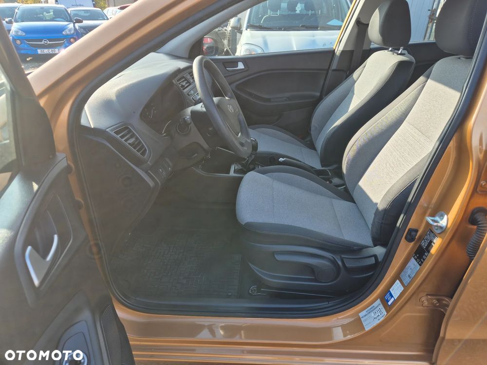 Hyundai i20 blue 1.2 Classic - 9