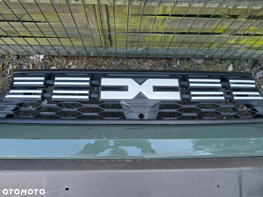 Dacia duster III lift zderzak przód ładny oryginał - 5