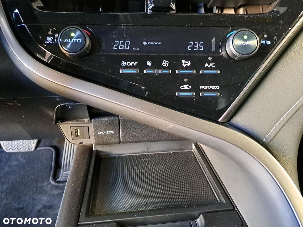 Toyota Camry 2.5 Hybrid Prestige CVT - 22
