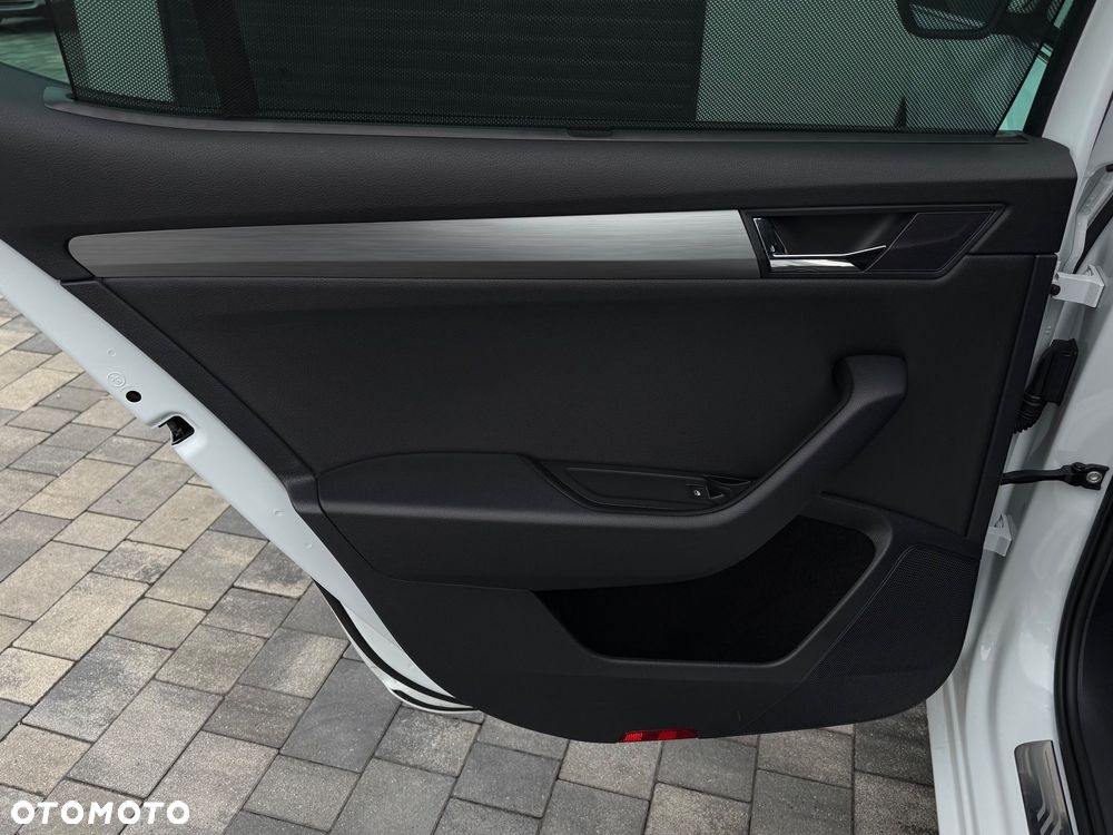 Skoda Superb 2.0 TDI Style - 35