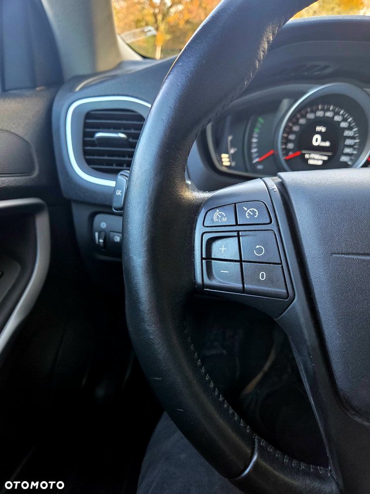Volvo V40 D2 Kinetic - 9