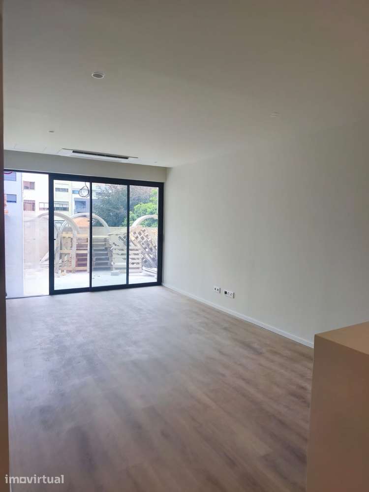 T0 c/ Lugar de garagem - 400m do METRO - Empreendimento Park Square - Grande imagem: 3/11