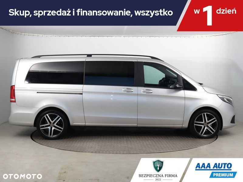 Mercedes-Benz Klasa V - 8