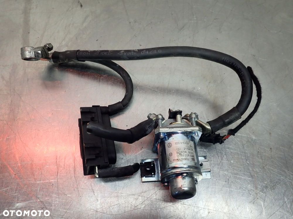 PRZEKAŹNIK AKUMULATORA VOLKSWAGEN TOUAREG 5.0 - 1