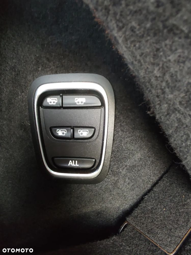 Renault Grand Scenic BLUE dCi 120 BOSE EDITION - 25