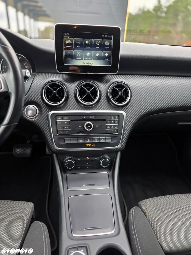 Mercedes-Benz GLA 180 7G-DCT Style - 20