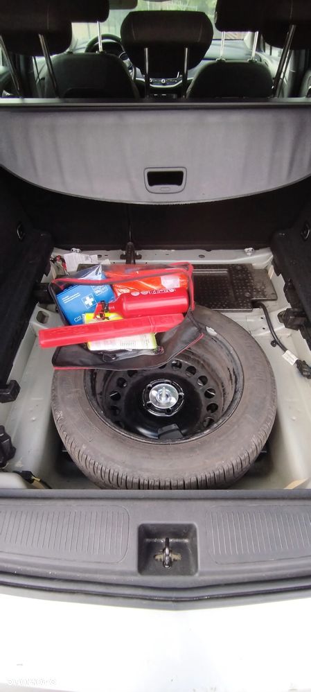 Opel Astra 1.6 D (CDTI) Start/Stop Dynamic - 27