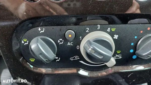 Dacia Duster 1.5 dCi 4x2 Ambiance - 11