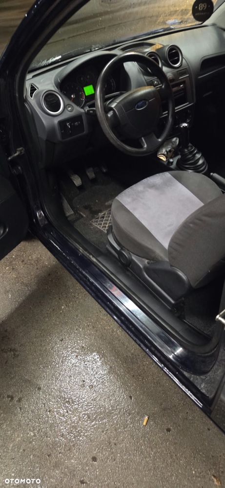 Ford Fiesta 1.3 Ambiente - 7