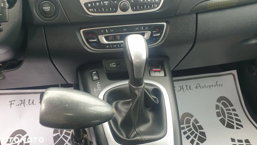 Renault Scenic - 17