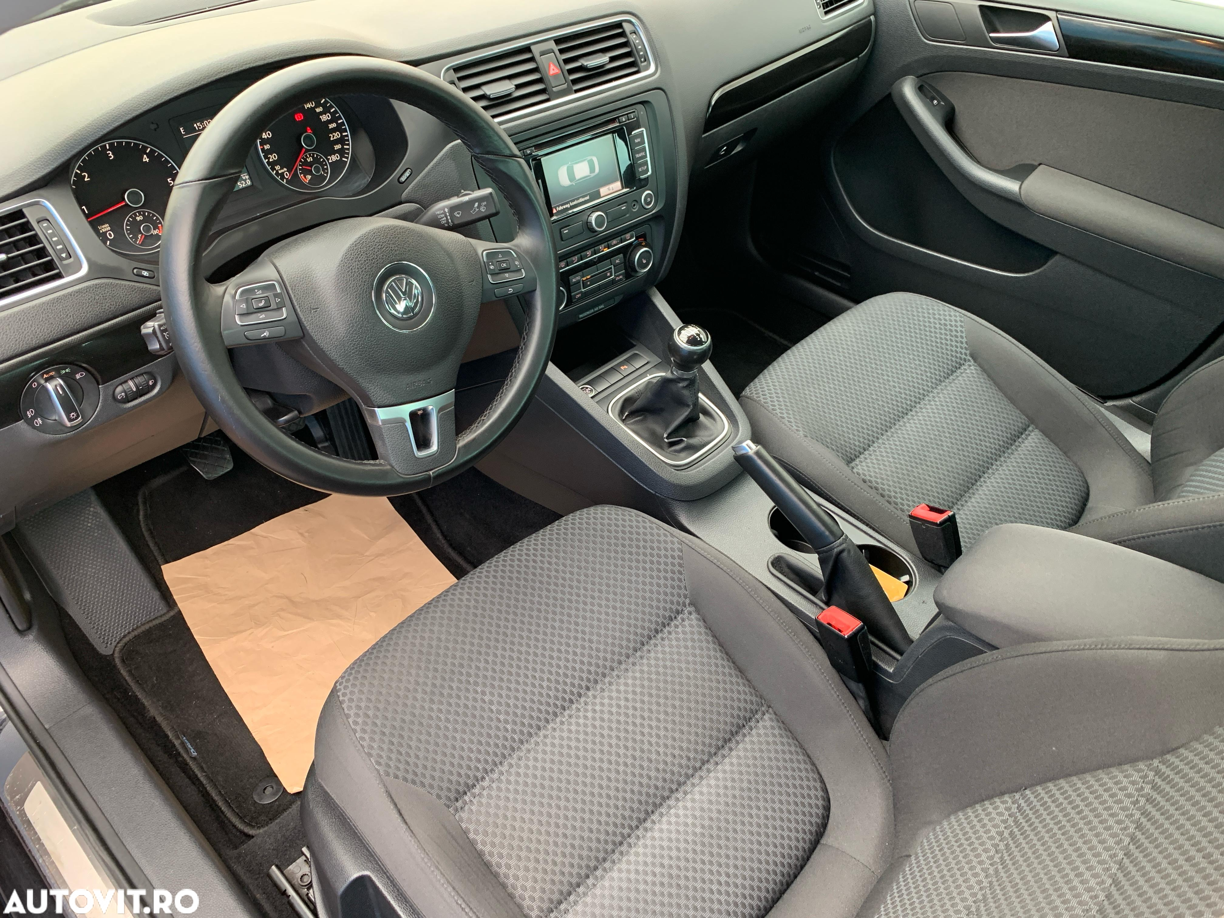 Volkswagen Jetta 1.6 TDI Blue Motion Technology Comfortline - 6