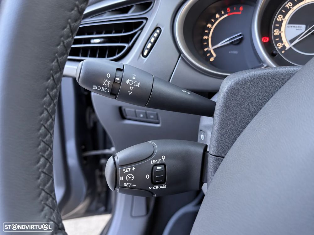 Citroën C3 1.6 BlueHDi Exclusive - 24