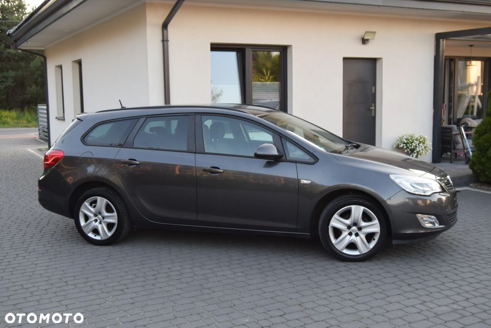 Opel Astra 1.4 Turbo - 11