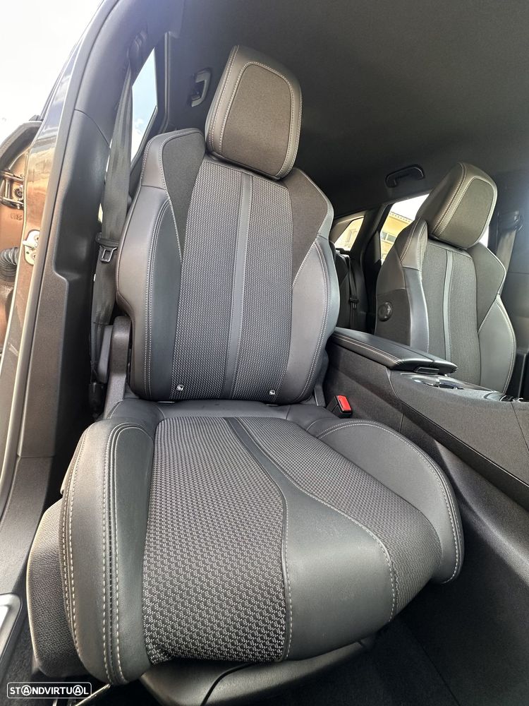 Peugeot 3008 1.2 PureTech GT Line EAT8 - 13