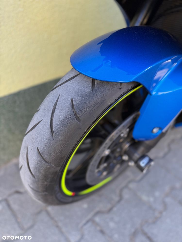 Suzuki GSX-R - 30