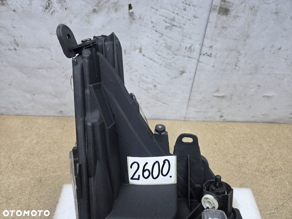 Toyota Corolla E21 od 18r 8111002960 lampa prawy prawa przód przednia Led - 10