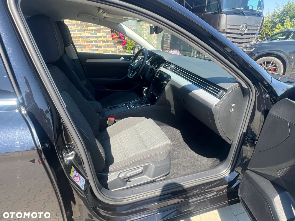Volkswagen Passat 2.0 TDI SCR Business - 14