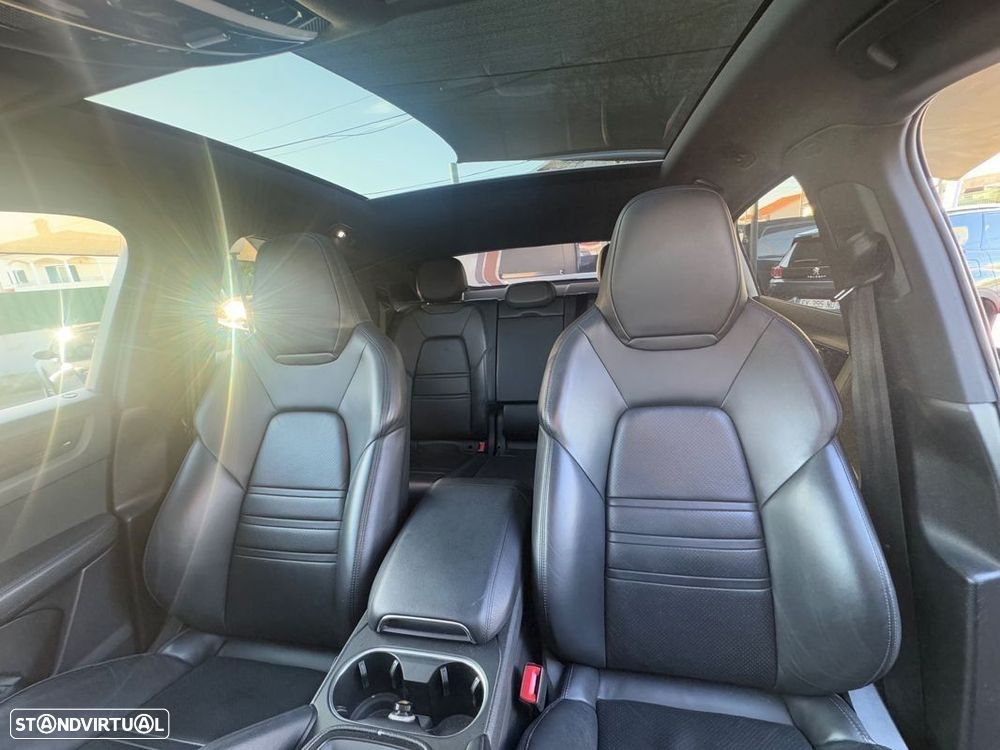 Porsche Cayenne Coupé E-Hybrid - 8