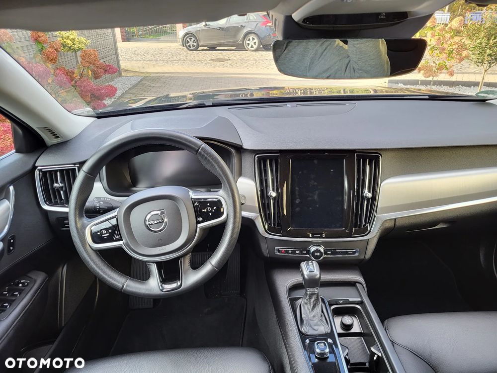 Volvo V90 D4 Momentum - 16