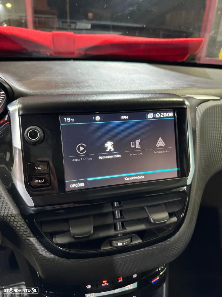 Peugeot 2008 1.2 PureTech Allure EAT6 - 5