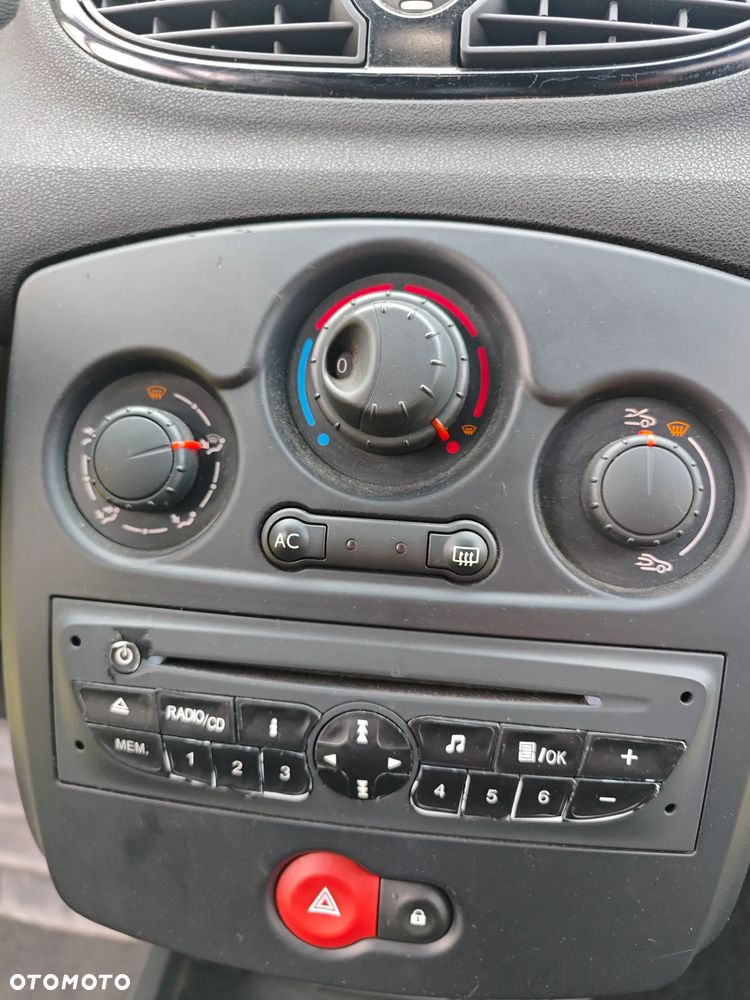 Renault Clio 1.2 16V Dynamique - 24