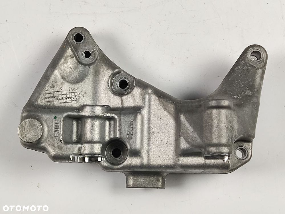 VOLVO XC40 2.0T T4 17-21r Łapa Mocowanie Alternatora - 11