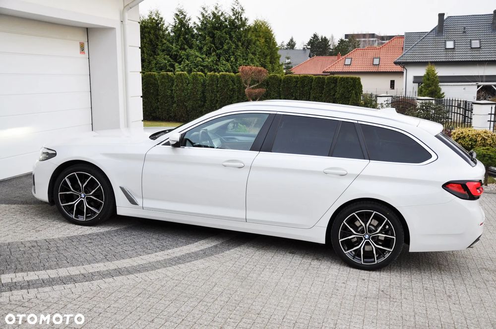 BMW Seria 5 520d xDrive - 6