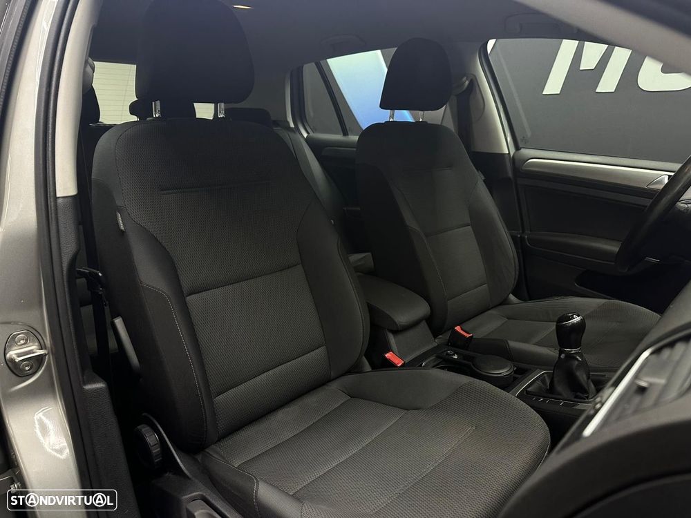 VW Golf 1.6 TDi GPS Edition - 32