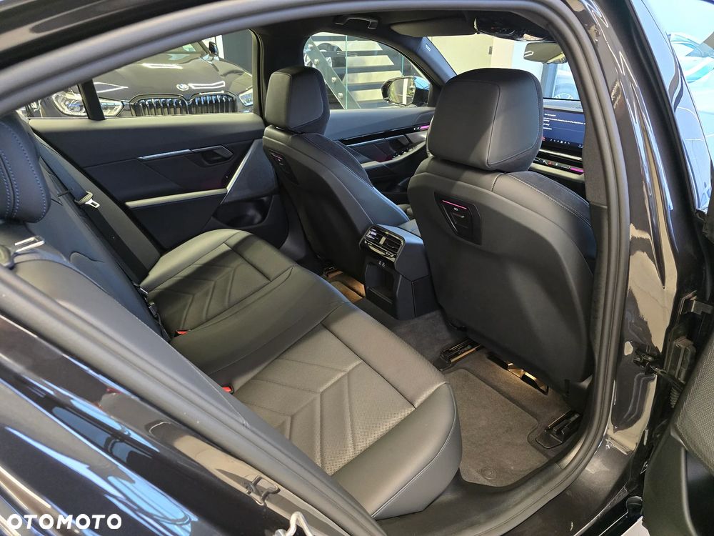 BMW Seria 5 520i mHEV M Sport - 10
