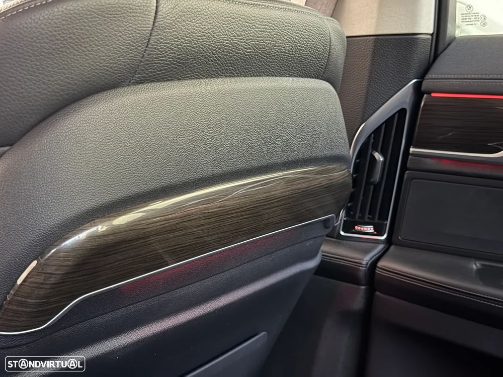 BMW 740 e iPerformance - 35