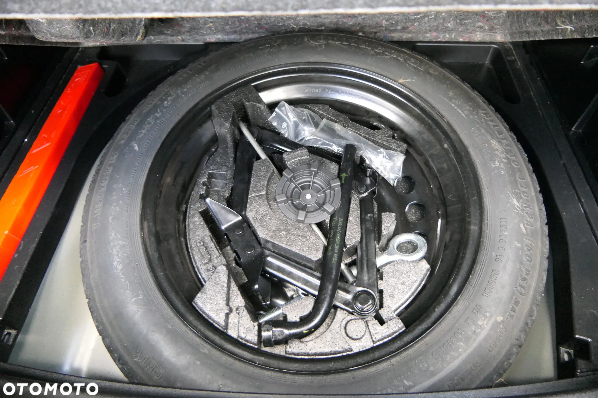Volvo V40 T3 Drive-E Momentum - 33