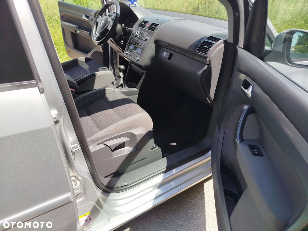 Volkswagen Touran 1.6 TDI DPF STYLE - 8