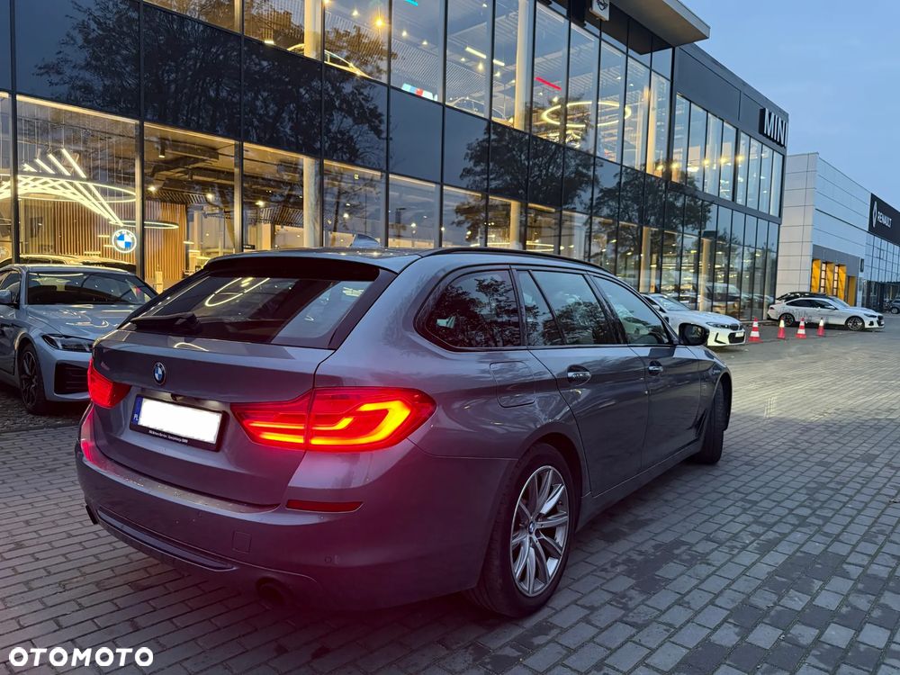 BMW Seria 5 525d Sport Line sport - 7