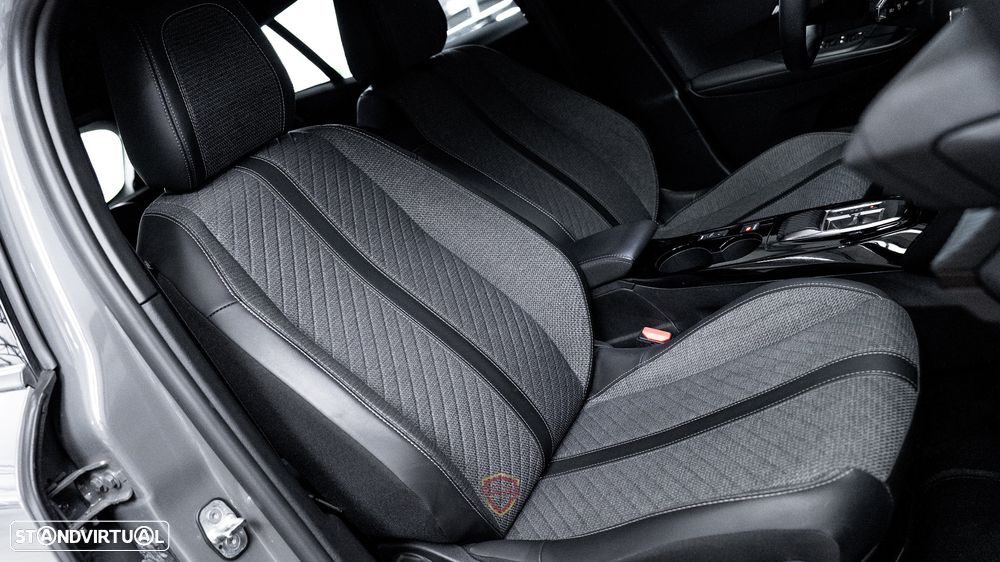 Peugeot 2008 1.5 BlueHDi Allure Pack EAT8 - 32