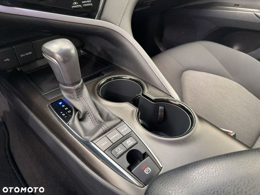 Toyota Camry - 19