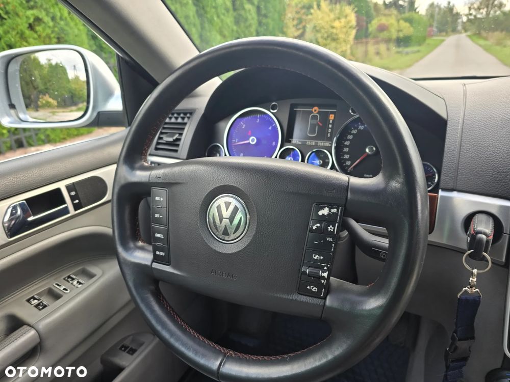 Volkswagen Touareg 2.5 R5 TDI Tiptr - 32