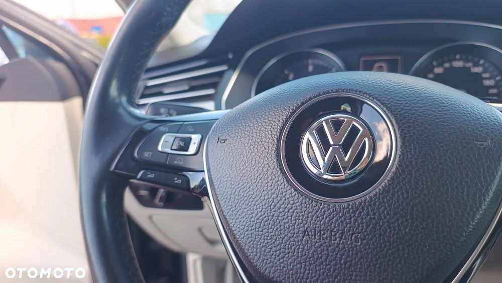 Volkswagen Passat 2.0 TDI BMT Comfortline - 27