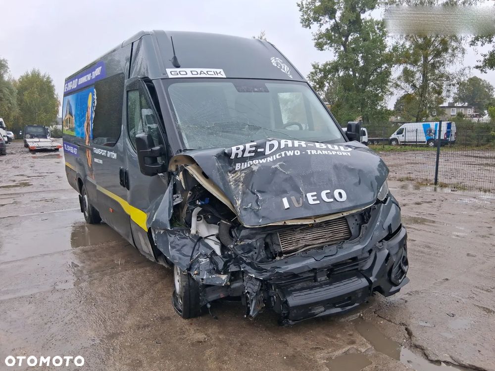 Iveco Daily 35s18 7 osobowy L4H3 - 1