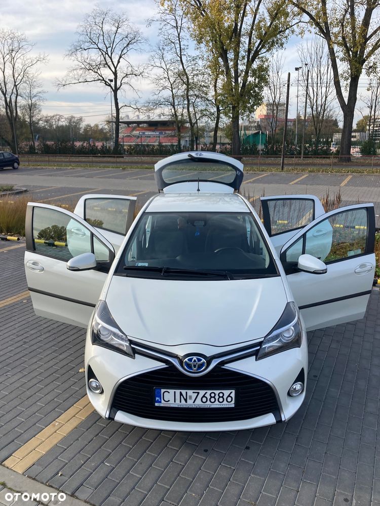 Toyota Yaris Hybrid 100 Premium - 1