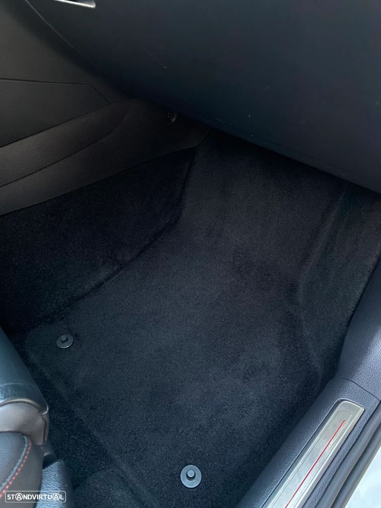 VW Golf 2.0 GTi DSG Edition 30 - 14