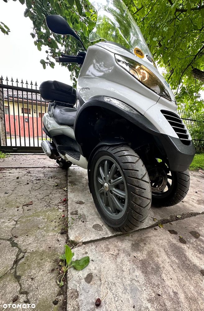 Piaggio MP-3 - 11