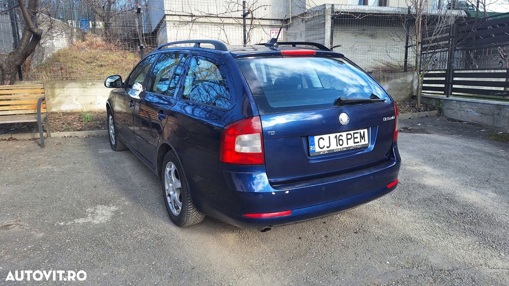 Skoda Octavia 1.6 TDI DPF DSG Ambiente - 6