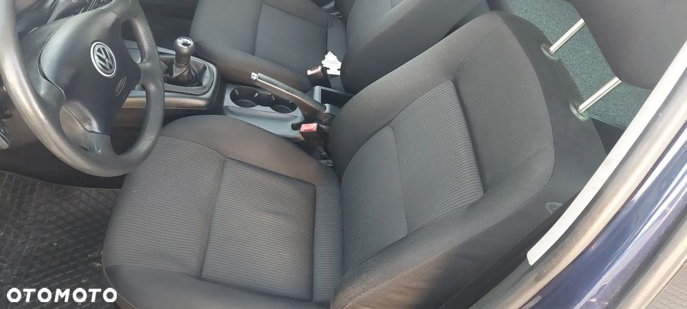 Volkswagen Passat - 12